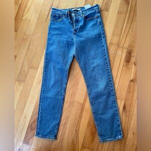 Levi’s wedgie size 26